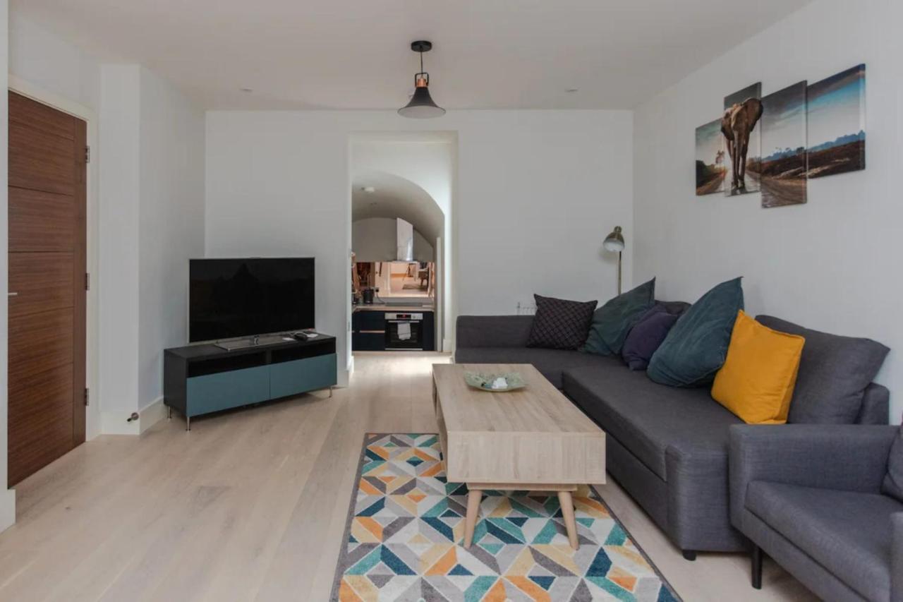 Spacious And Modern Apartment In Pimlico Лондон Екстериор снимка