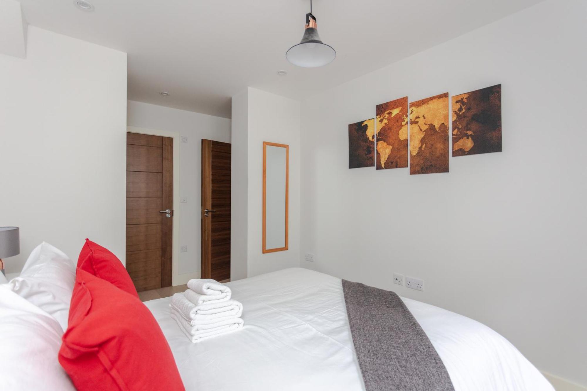 Spacious And Modern Apartment In Pimlico Лондон Екстериор снимка