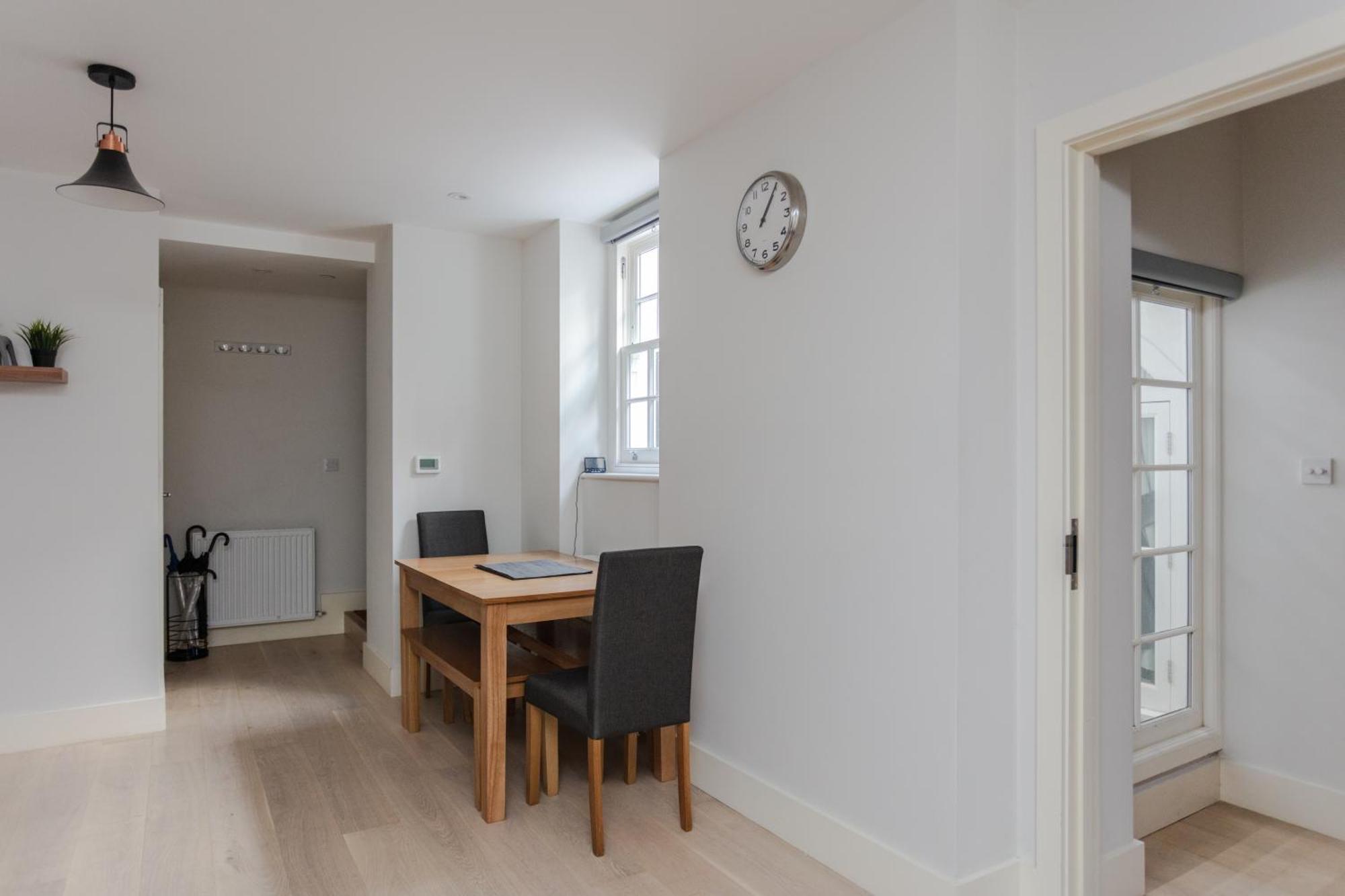 Spacious And Modern Apartment In Pimlico Лондон Екстериор снимка